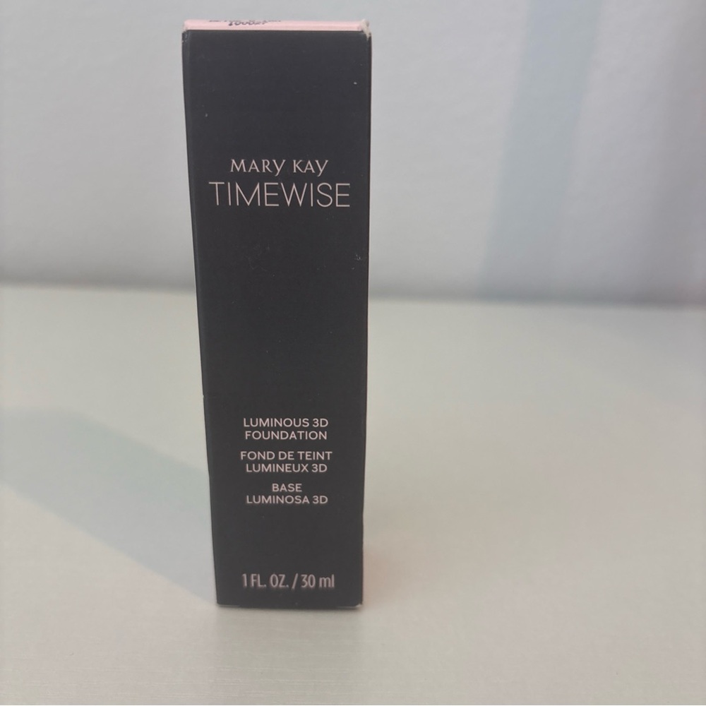 Mary Kay Timewise Luminous 3D Foundation 1oz Beige W 180.
